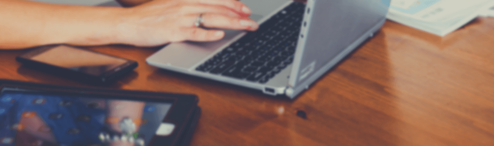 Przegląd popularnych platform e-commerce polskich i zagranicznych